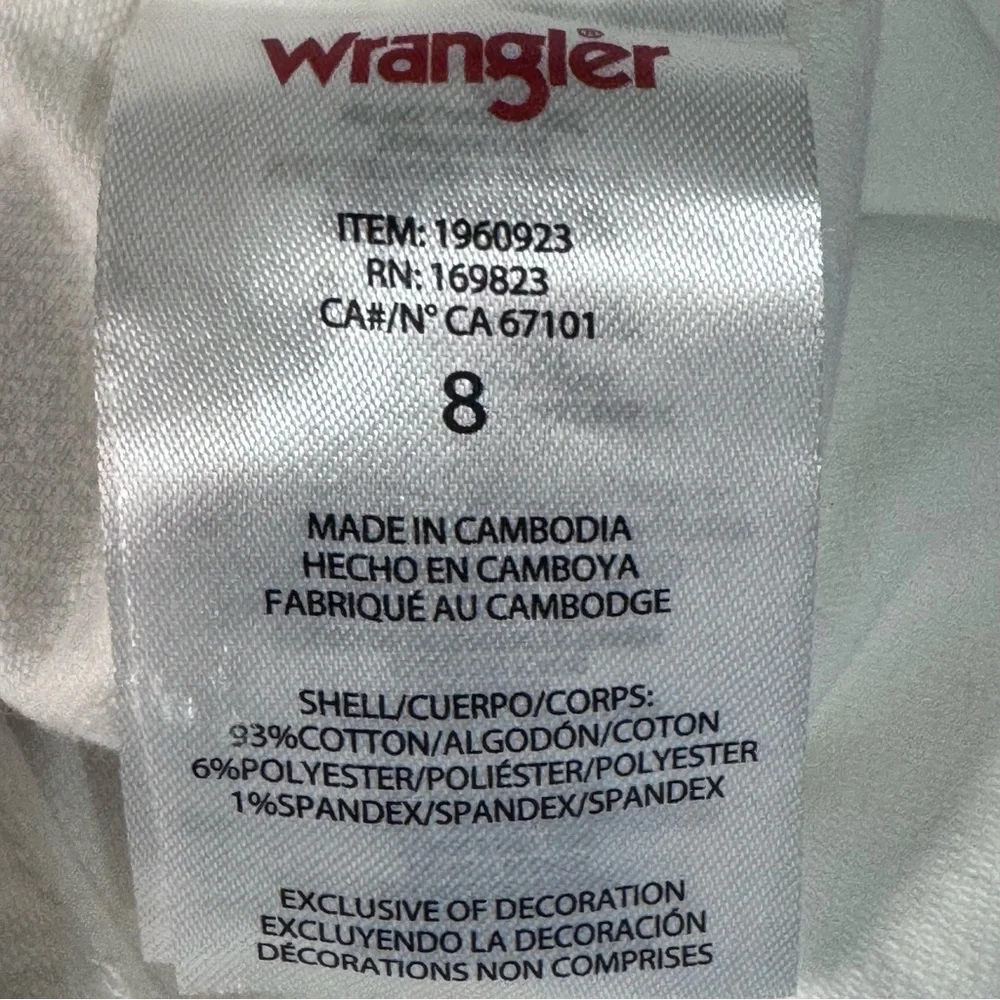 NWT Wrangler White Denim Shorts 8/29